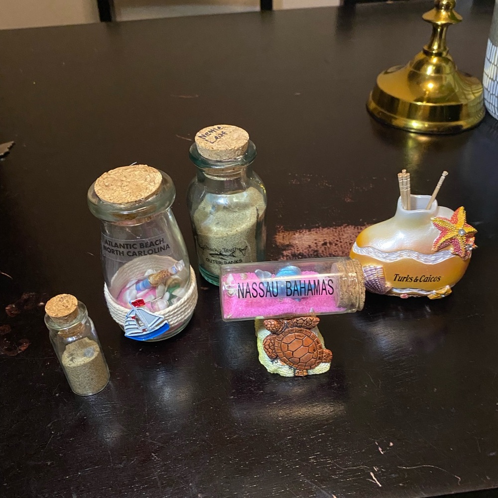 Beach Souvenir decor set with Sand and Trinkets